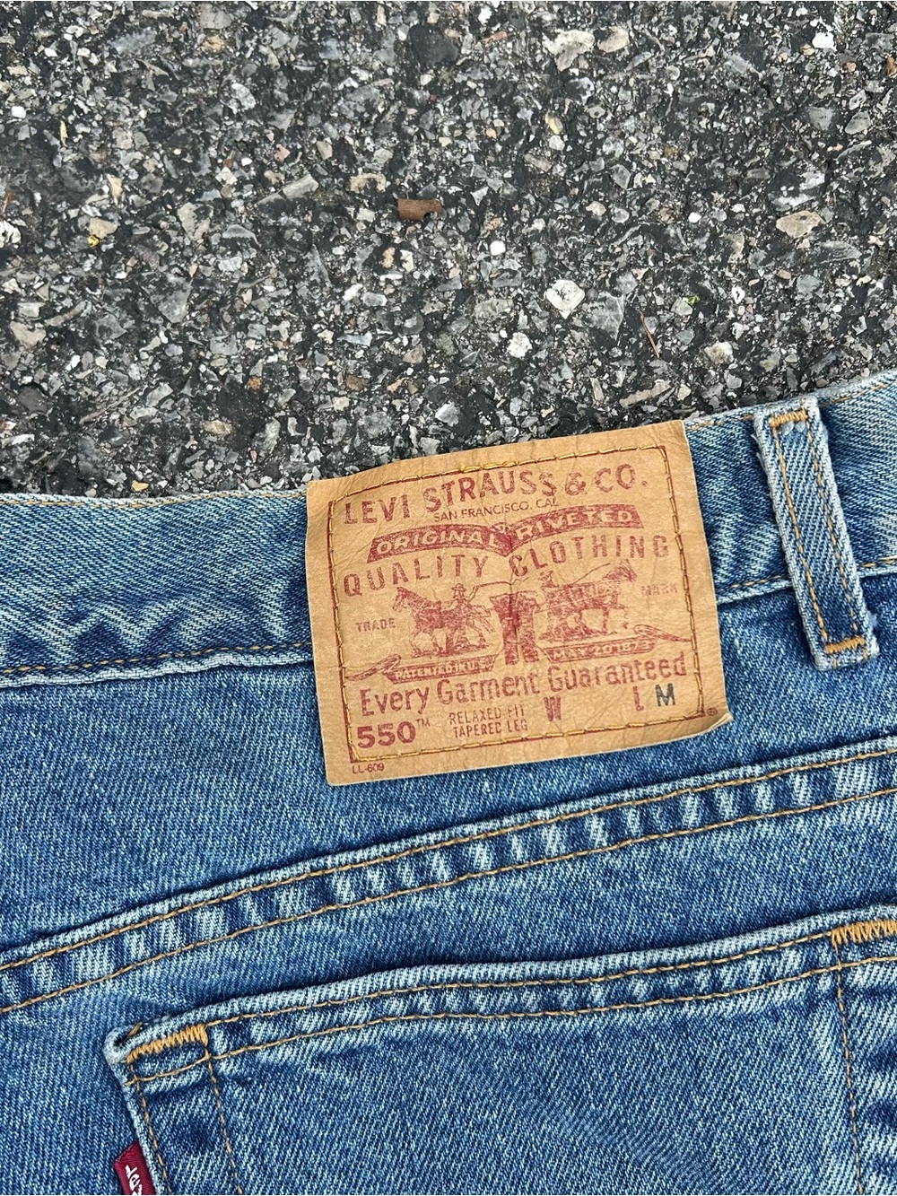 Vintage Levi's 550 Classic Relaxed Fit Tapered Leg Denim Mom Jeans Sz 16 34X30 - Picture 7 of 7